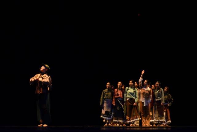 广东技术师范大学舞蹈《远山不远》。