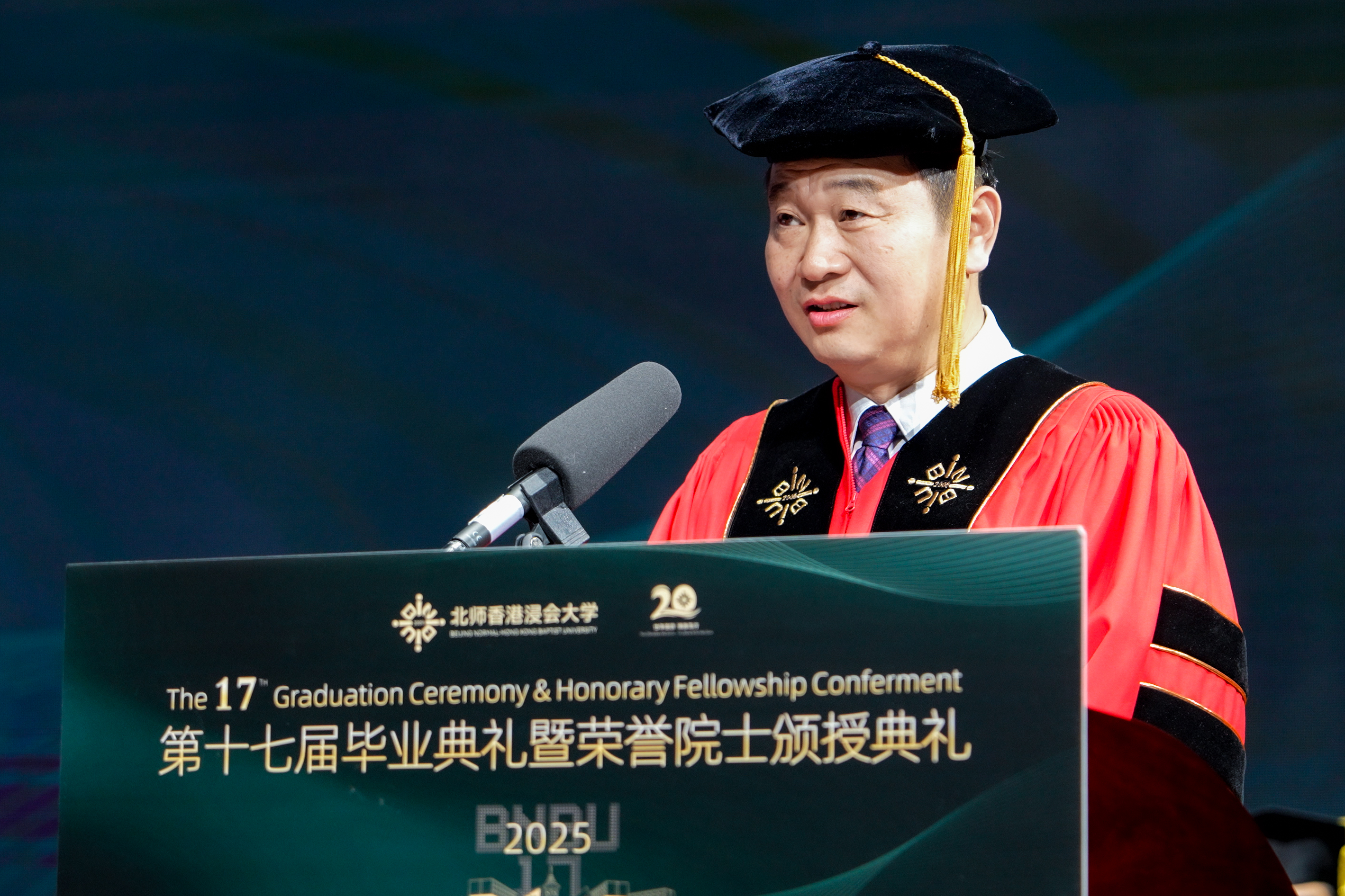 北师香港浸会大学(BNBU)校长陈致教授寄语毕业生(摄影:李伯涵)